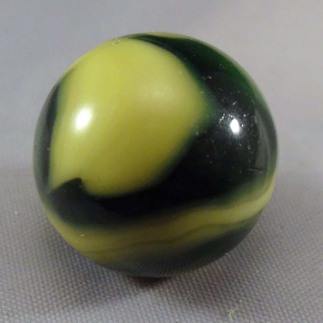 Marbles: Lot 230.  PELTIER, John Deere. Mint(-) (9). (1 of 4)