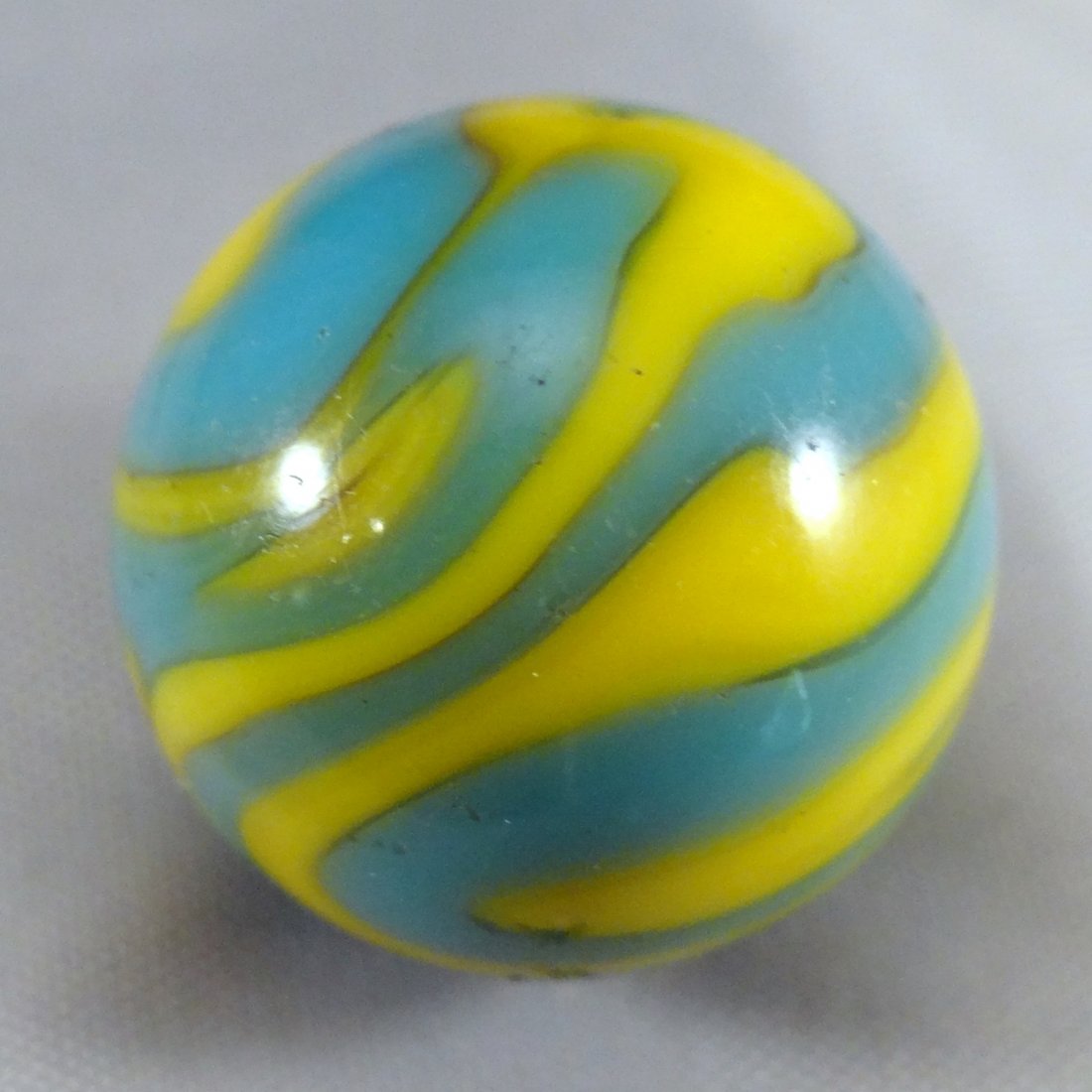 . Peltier Glass. Cub Scout. 11/16". NM+ 8.9 (1 of 4)