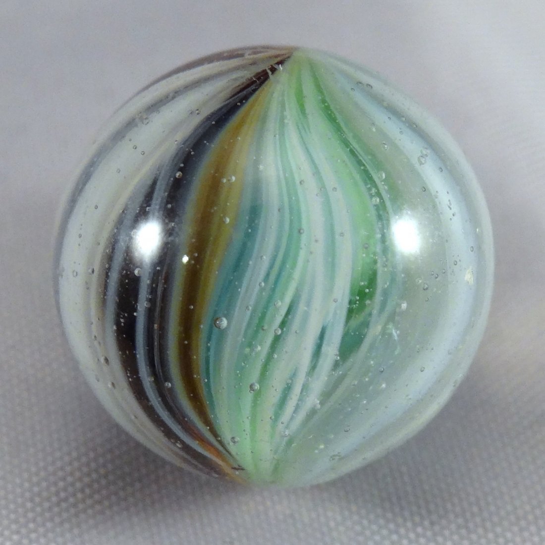 . Akro Agate Company. Sparkler. 21/32". M 9.9 (1 of 4)