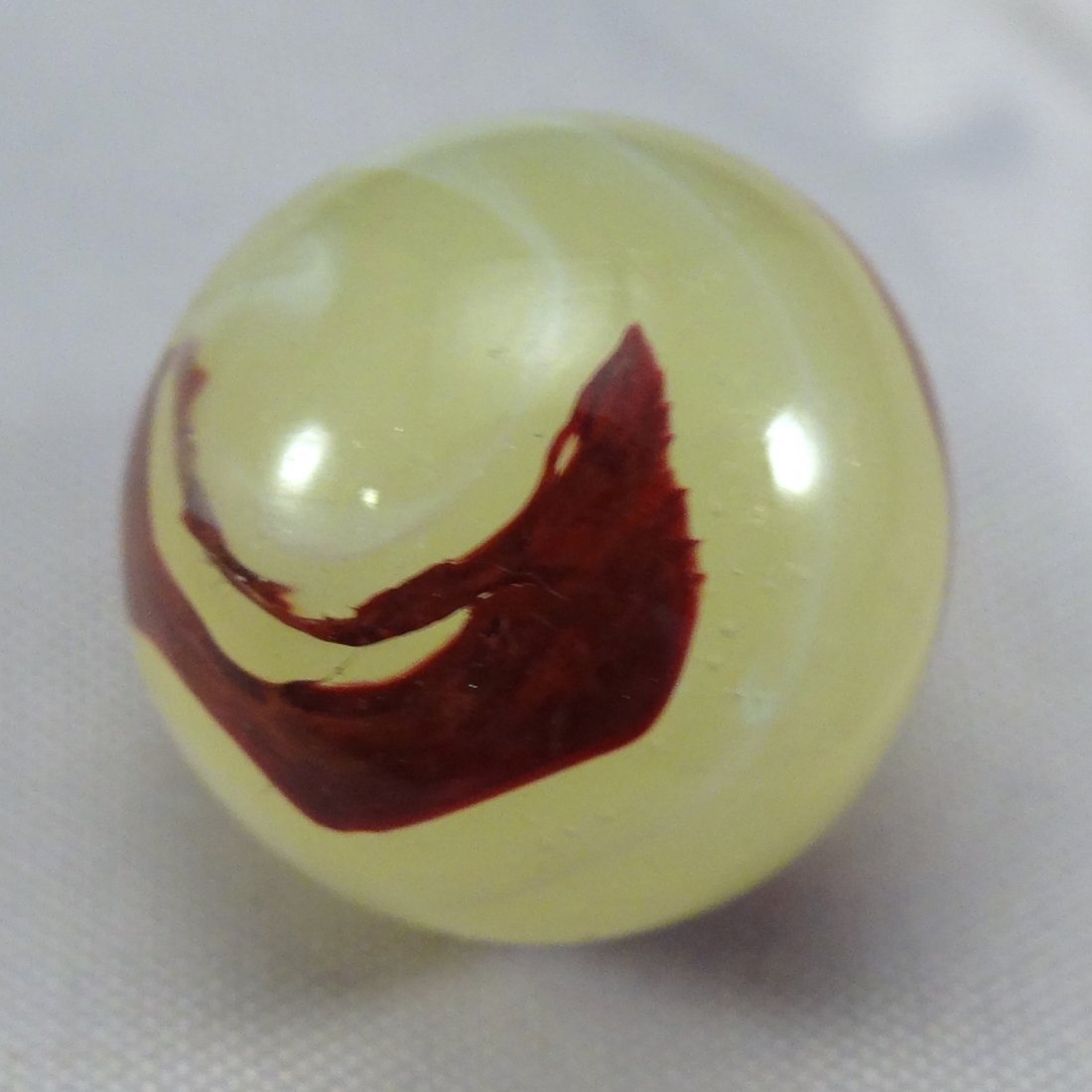 . Akro Agate Company. Lemonade Oxblood. 5/8". M (1 of 4)
