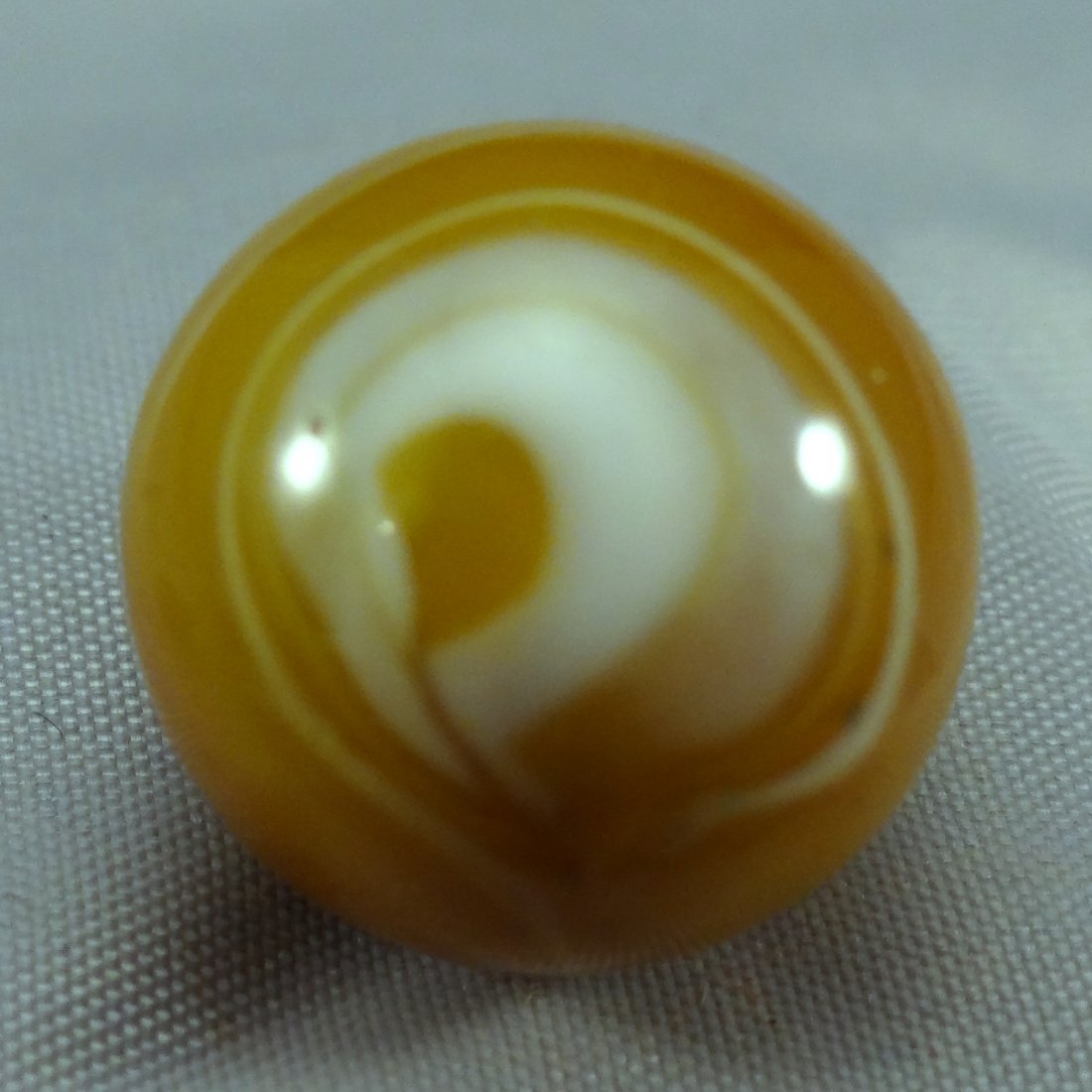 . Christensen Agate. Diaper Fold. 21/32". M 9.9 (1 of 4)