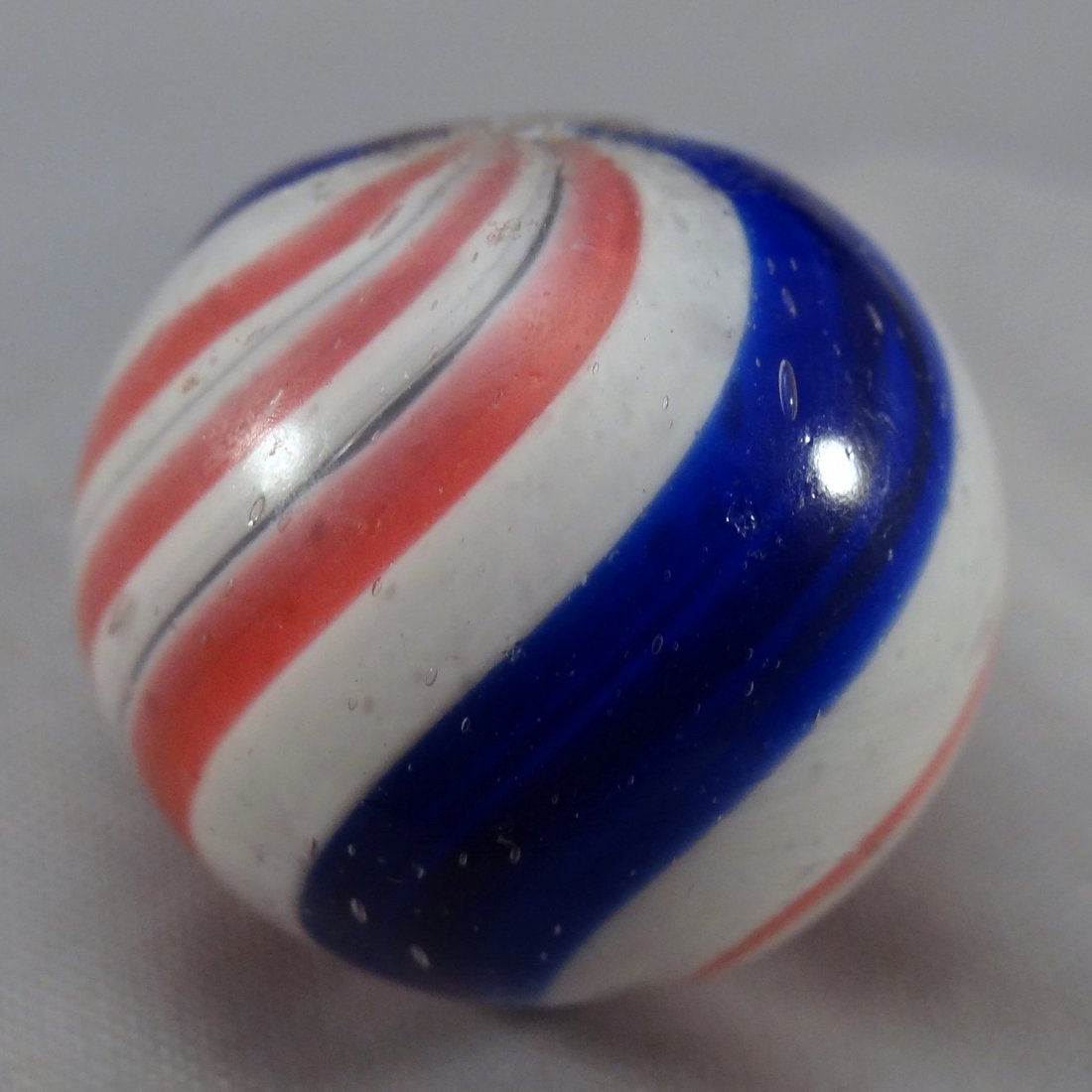 . Swirl. Peppermint. 13/16". M- 9.1 (1 of 4)