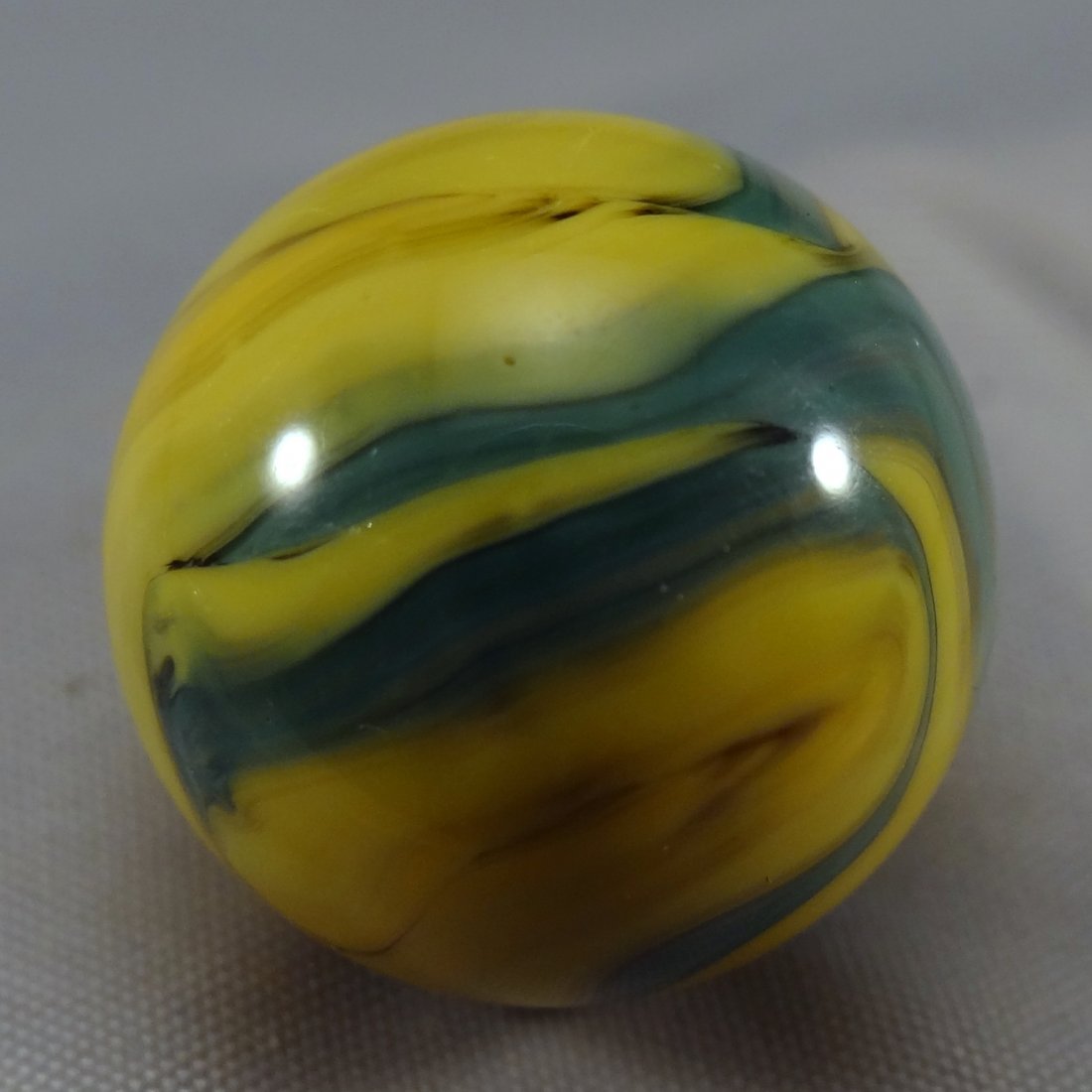 . Christensen Agate. Swirl. 23/32". M 9.7 (1 of 4)