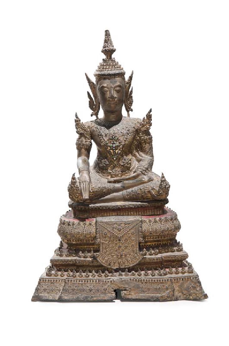 Buddha im Rattanakosin-Stil. Im Prinzengewand auf dem (1 of 1)