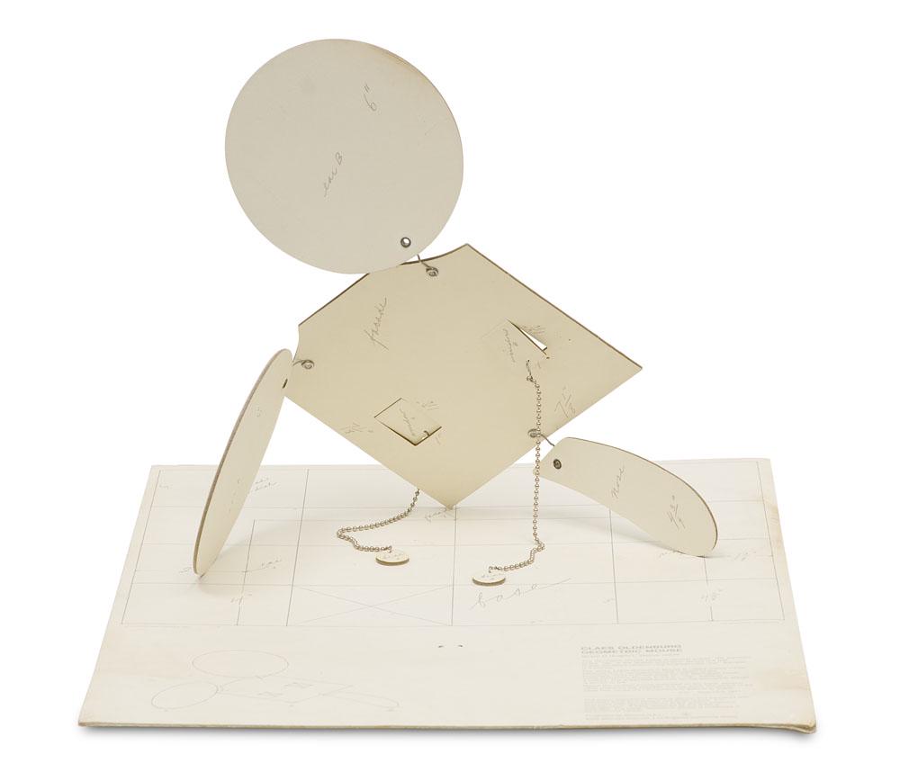 Oldenburg, Claes Geometric Mouse (Scale D) "Home Made".: Oldenburg, Claes Geometric Mouse (Scale D) "Home Made". 1971. Cremefarbener, gestanzter Karton, rostfreier Stahl, Ketten, Verschlüsse aus Nickel und typographischer Bezeichnung in Foto-Offset. 48