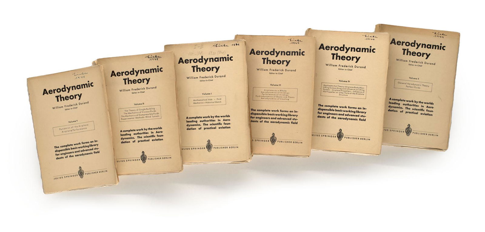 Durand, William Frederick Aerodynamic Theory. 6 Bde. Julius Springer, Berlin, 1934f. OBroschur.: PhysikDurand, William FrederickAerodynamic Theory. 6 Bde. Julius Springer, Berlin, 1934f. OBroschur.Durand (1859-1958) war ein US-amerikanischer Ingenieur (Luftfahrttechnik, Schiffbau, Maschinenbau) u