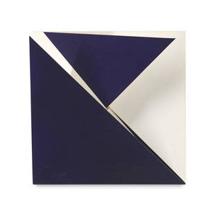 Willys de Castro o.T. (Objeto Ativo.) Ca. 1965. Serigraphie in Blau mit Faltung auf leichtem: Geometrische AbstraktionCastro, Willys deo.T. (Objeto Ativo.) Ca. 1965. Serigraphie in Blau mit Faltung auf leichtem Velinkarton. 18 x 18 cm. Verso monogrammiert (?). - Nur in den Ecken minimal und ka