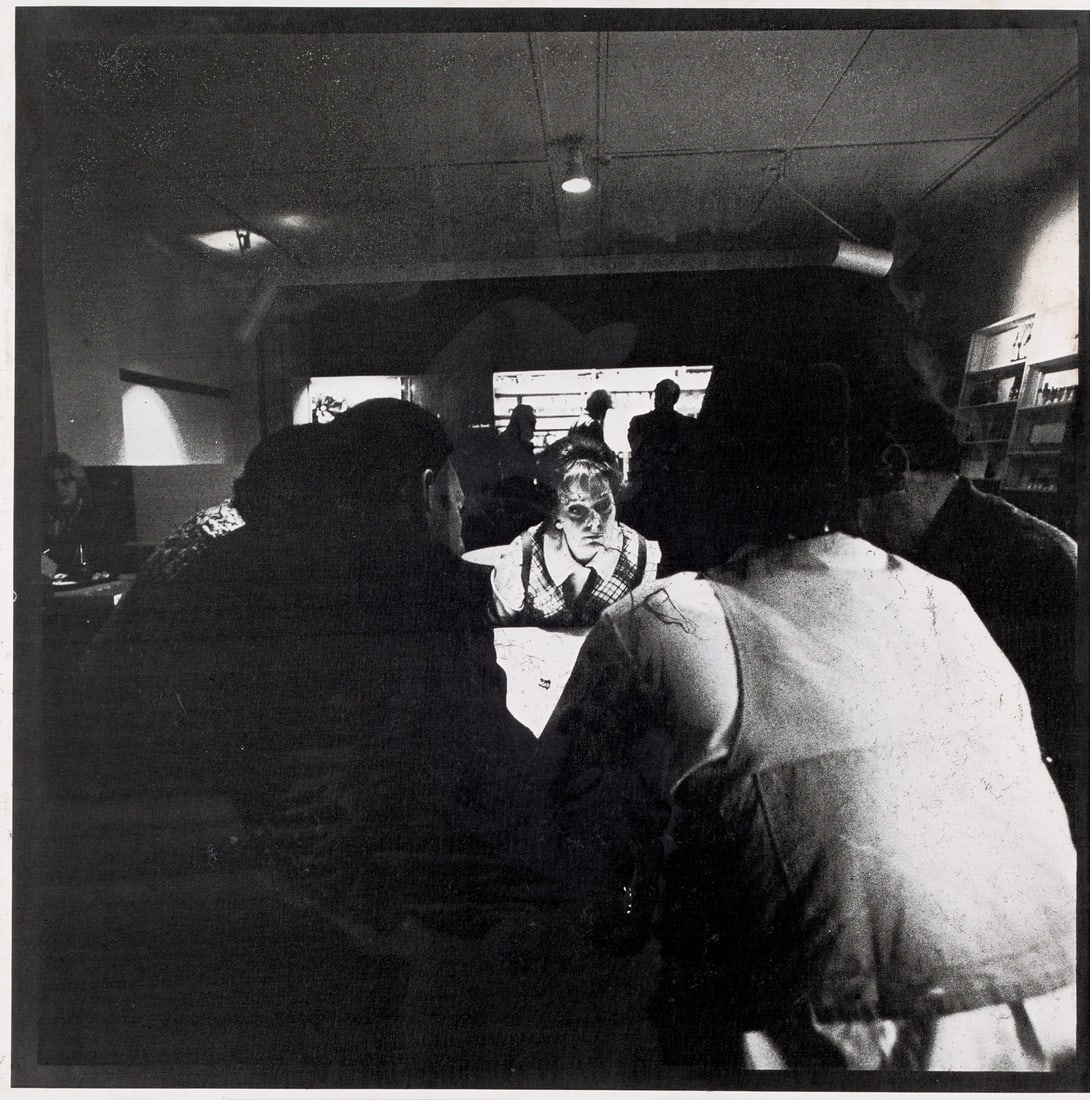 Wolleh, Lothar Joseph Beuys. 1973. Aus: 3-Tonnen-Edition 1973-85. Siebdruck auf PVC-Folie,: Wolleh, Lothar Joseph Beuys. 1973. Aus: 3-Tonnen-Edition 1973-85. Siebdruck auf PVC-Folie, beidseitig bedruckt. 46 x 45,5 cm. - Partiell mit leichter Oberflächenanschmutzung bzw. mit blassbrä