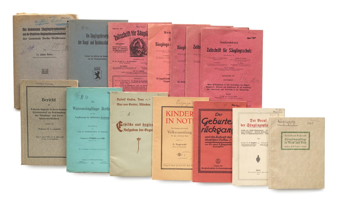 Umfangreiche Sammlung von über 30 Kleinschriften zur Säuglingspflege und -Vorsorge ca. (1 of 1)