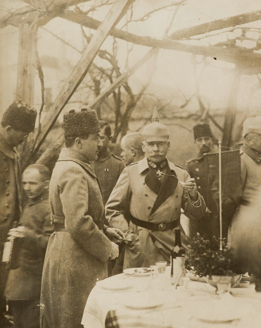 Photographie von General Arnold von Winckler und dem Kriegsminister des Osmanischen Reichs Enver (1 of 1)