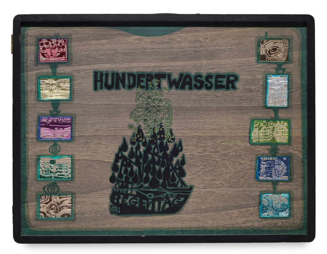 Friedensreich Hundertwasser Look at it on a rainy day. 1971/72. Holzkassette mit Metallprä: Friedensreich HundertwasserLook at it on a rainy day. 1971/72. Holzkassette mit Metallprägungen. 4 x 72,4 x 54,8 cm. Im Deckel signiert und nummeriert sowie mit Stempel des Druckers und Verlegers