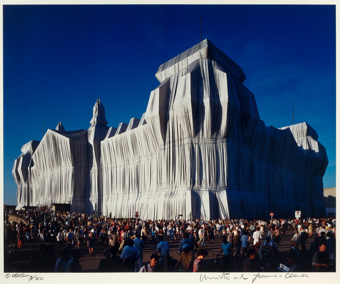 Jeanne-Claude u. Wolfgang Volz Christo Reichstag, 16 Uhr. 1995. C-Print. 50 x 60 cm. Signiert und (1 of 1)