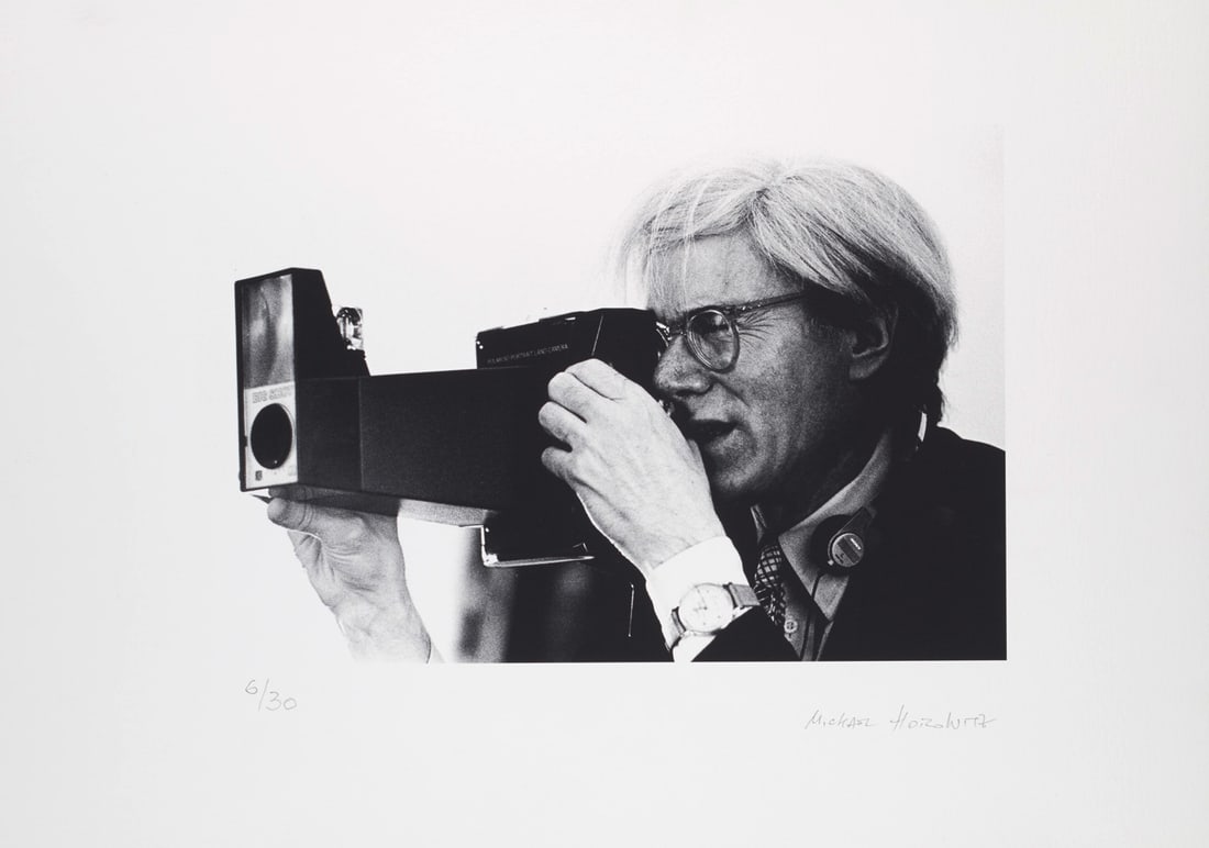 Michael Horowitz Andy Warhol. 1981. Pigmentdruck auf festem Velin. 26 x 37,5 cm (42 x 59,5 cm).: Michael HorowitzAndy Warhol. 1981. Pigmentdruck auf festem Velin. 26 x 37,5 cm (42 x 59,5 cm). Signiert und nummeriert. - Insgesamt sehr gut. Ausgezeichneter Druck mit breitem Rand.Eines von 30 Exempl