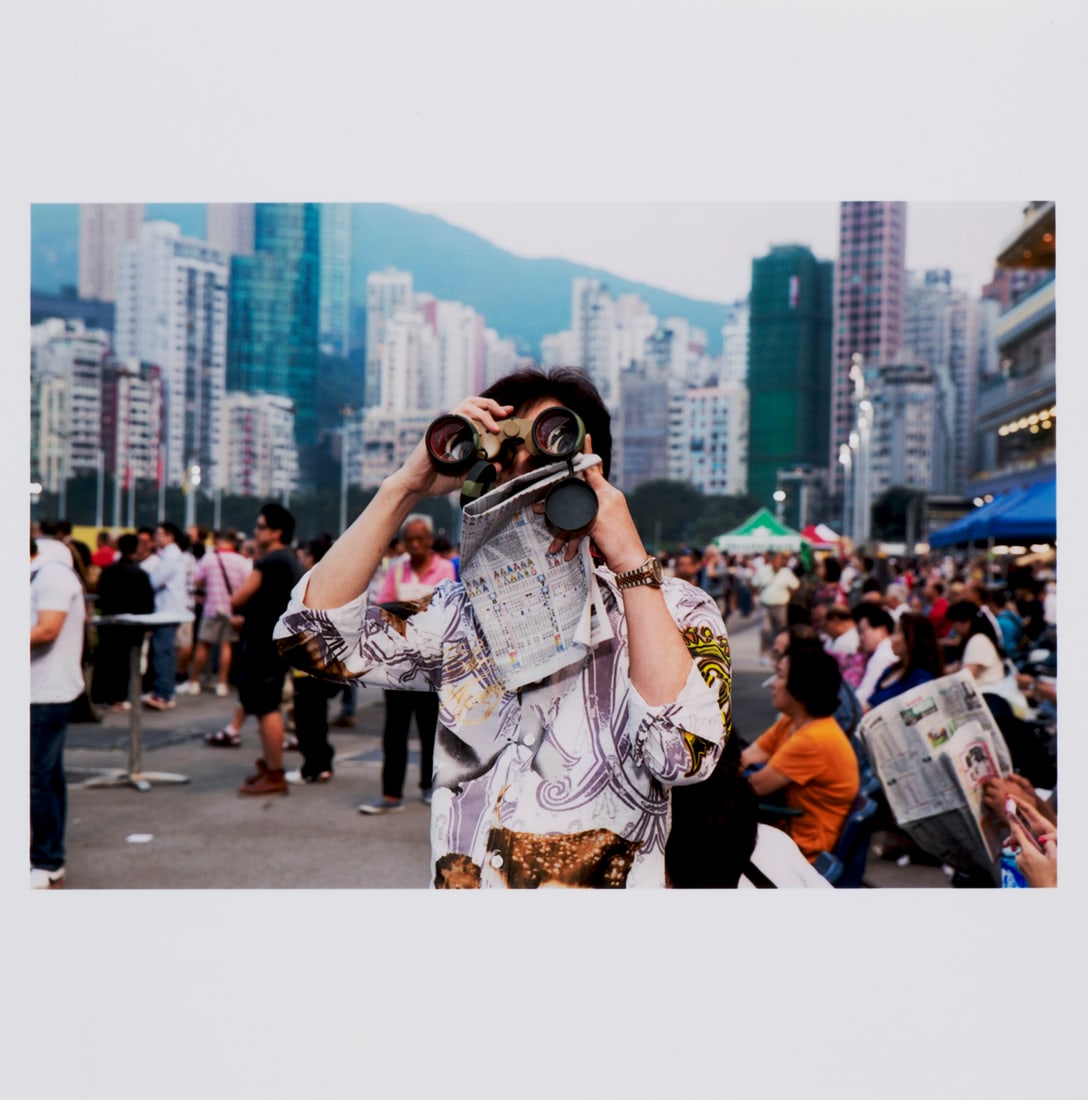 Sammlung von 4 Arbeiten. Je digitaler C-Print auf Photopapier. Maße je 15 x 15 cm. 3 Arbeiten: MagnumSammlung von 4 Arbeiten. Je digitaler C-Print auf Photopapier. Maße je 15 x 15 cm. 3 Arbeiten je verso auf Editionsetikett signiert. 1 Arbeiten verso m. Etikett, dort mit dem Estate- und Co