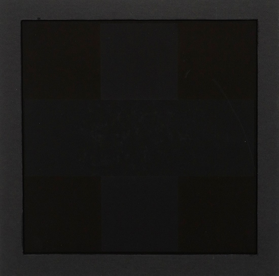 Ad Reinhardt Ad Reinhardt, Timeless Painting. 1985. Mit einer lose einliegender Serigraphie auf: Amerikanische Moderne - FarbfeldmalereiAd ReinhardtAd Reinhardt, Timeless Painting. 1985. Mit einer lose einliegender Serigraphie auf Karton. 25 x 25 cm (30,5 x 30,5 cm). Unter schwarzem Passepartout 