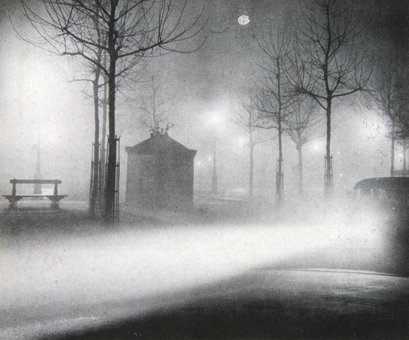 Brassaï (d.i. Gyula Halász) Elöhívás (dt. Entwicklung).: Elöhívás (dt. Entwicklung). Mit 59 Zeichnungen und Photographien von Brassaï. Bukarest, Kriterion, 1980. 181 S., 3 u. 28 Tafelseiten. OPpbd. mit OSchutzumschlag (minimal berieben, bestoßen u. fle