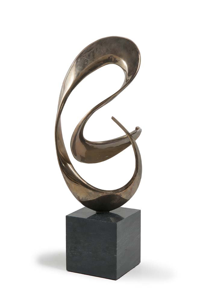Bob Bennett,Bronze,Wirbel,1988: Bob Bennett,Bronze,Wirbel,1988 Bennett, Bob o.T. 1988. Multiple. Bronze mit goldener Patina, poliert auf Granitsockel. Höhe mit Sockel 42,5 cm. Seitlich signiert, datiert und nummeriert. - Vereinzelt