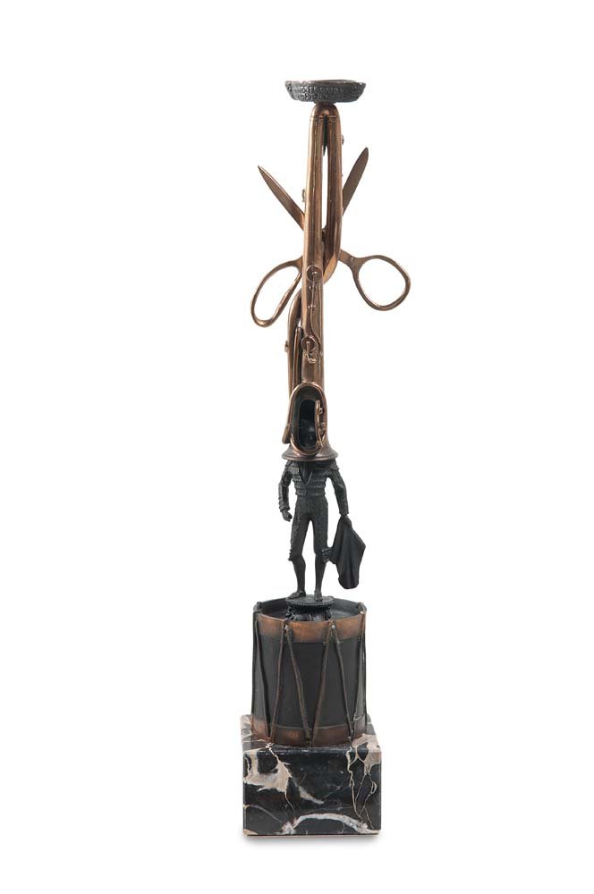 Dali,Toreador,(1977),Bronze: Dali,Toreador,(1977),Bronze Dalí, Salvador Bronze, bronze-coloured and black patinated on marble base. With embedded signature, edition stamp, foundry mark and numbering. At the flexible visor flap a