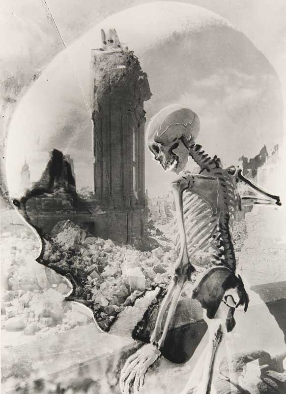 Kesting, Edmund Dresdner Totentanz, 1945-1947. 1992. 4: Kesting, Edmund Dresdner Totentanz, 1945-1947. 1992. 4 Silbergelatineabzge der vom Knstler bearbeiteten Filme (Negativ-Positivmontagen). Je 34,4 x 24,6 cm (40,5 x 30,5 cm). Verso mit Nachlassstempel,