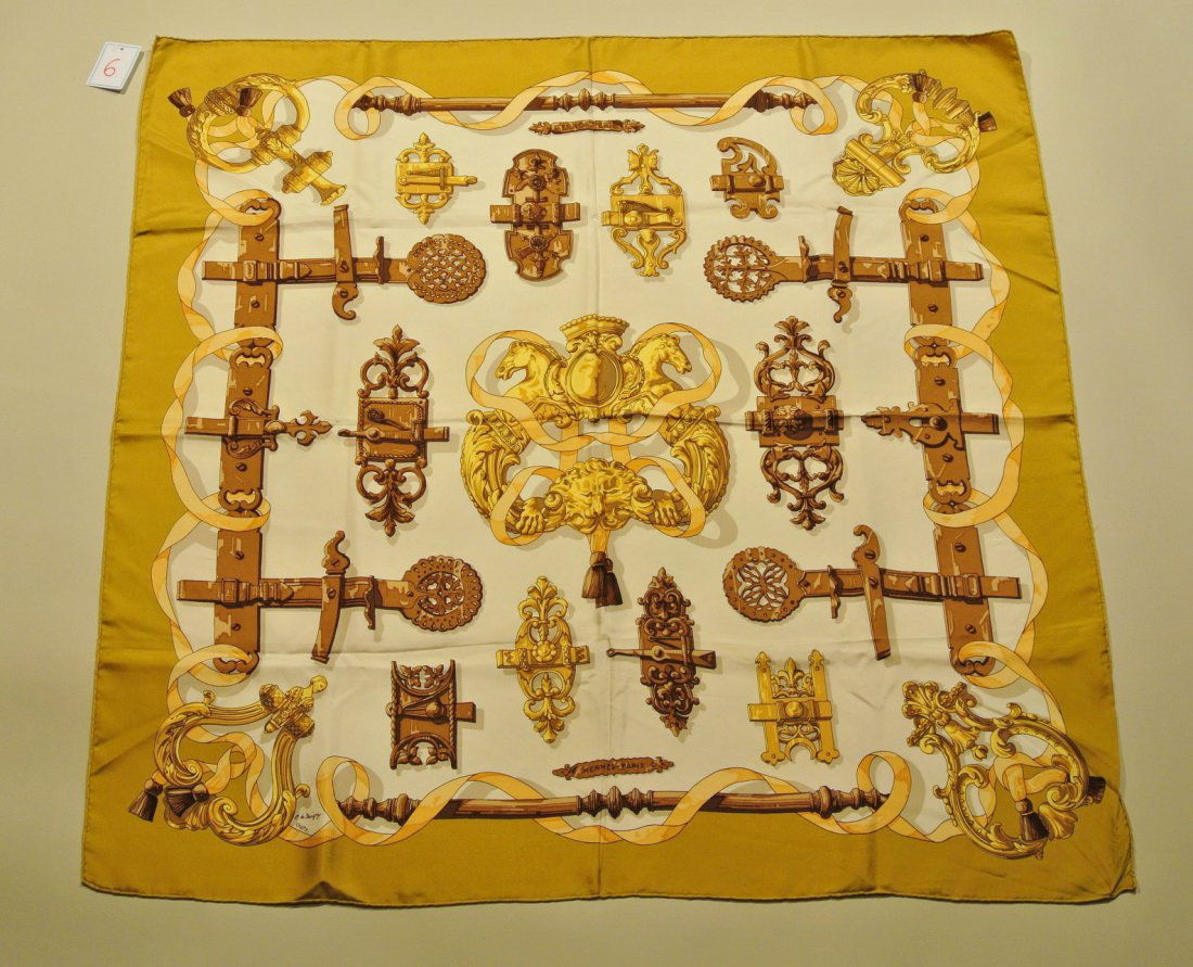 HERMES Paris "Ferronnerie" by Cathy Latham Brown silk s: HERMES Paris "Ferronnerie" by Cathy Latham Brown silk scarf (good condition) Carré en soie brune (bon état)