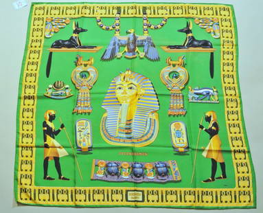 HERMES Paris "Tutankhamun" by Dimitri Rybaltchenko Gree: HERMES Paris "Tutankhamun" by Dimitri Rybaltchenko Green silk scarf (very good condition) Carré en soie verte (très bon état)