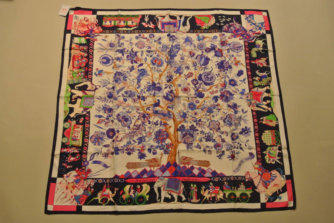 HERMES Paris "Fantaisies Indiennes" by Loïc Dubigeon Pu: HERMES Paris "Fantaisies Indiennes" by Loïc Dubigeon Purple silk scarf (very good condition) Carré en soie violette (très bon état)