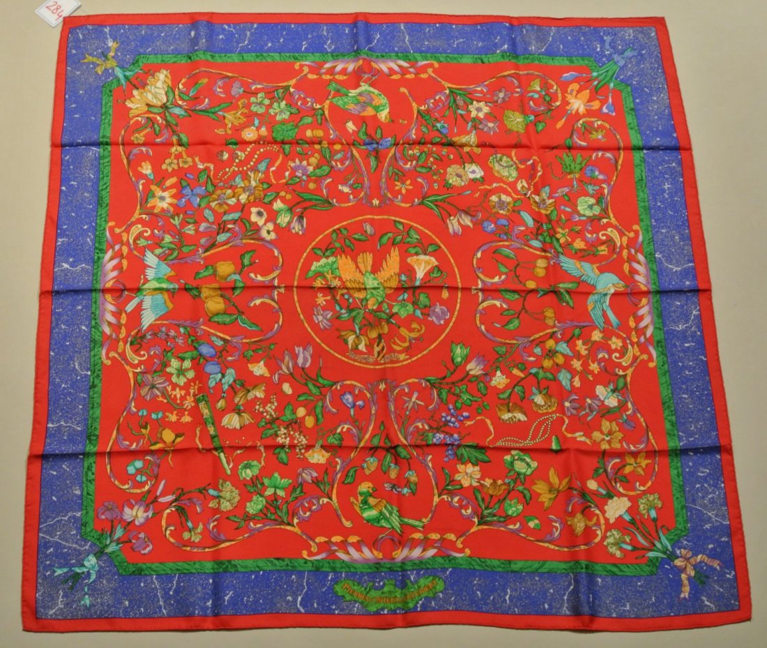 HERMES Paris "Pierres d'Orient et d'Occident" by Zoé Pa: HERMES Paris "Pierres d'Orient et d'Occident" by Zoé Pauwels Red silk scarf (very good condition) Carré en soie rouge (très bon état)