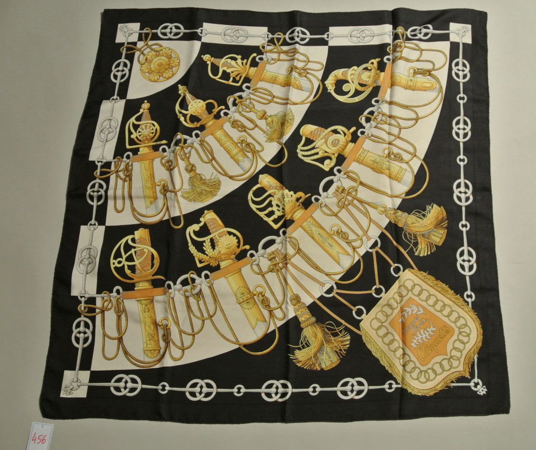 HERMES Paris "Cliquetis" by Julia Abadie Black silk sca: HERMES Paris "Cliquetis" by Julia Abadie Black silk scarf (good condition) Carré en soie noire (bon état)