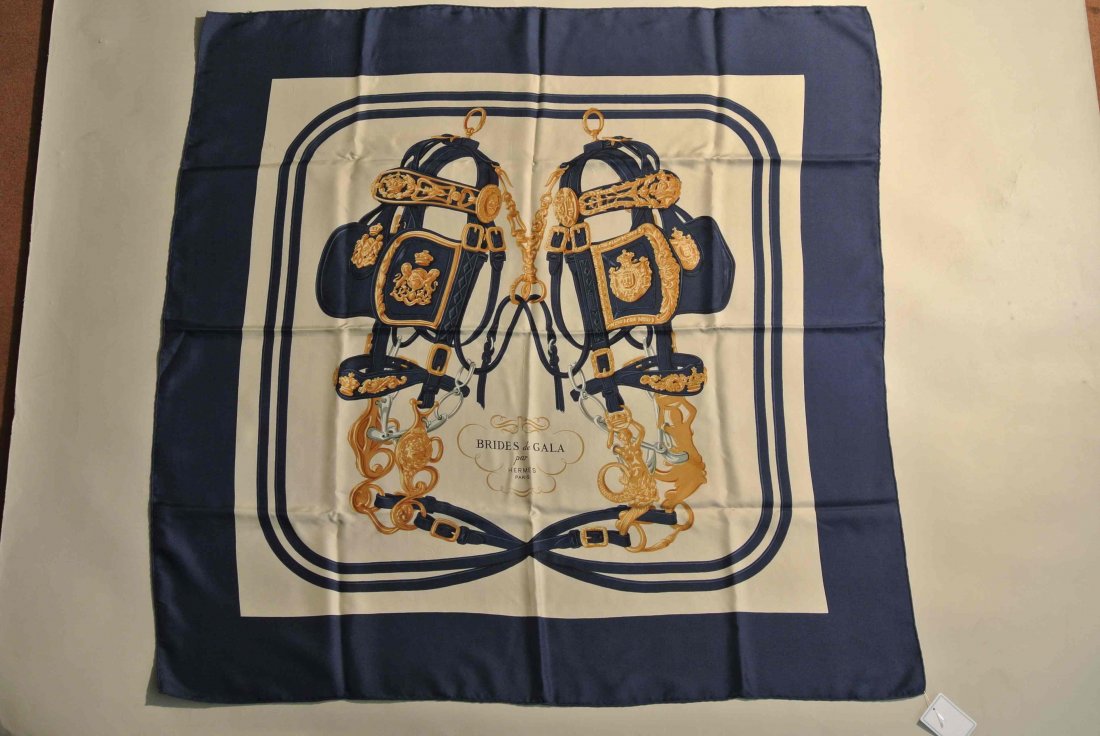 HERMES Paris "Brides de Gala" par Hugo Grygkar Nude, bl: HERMES Paris "Brides de Gala" par Hugo Grygkar Nude, blue and gilt silk scarf (good condition) Carré en soie beige, bleu et doré (good condition)