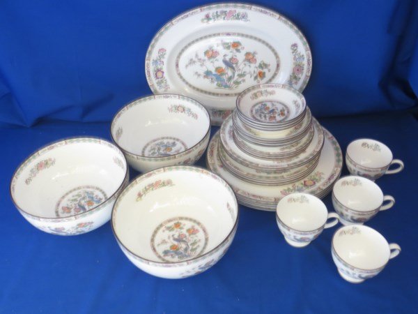 Wedgwood, Kutani Crane: Kutani Crane Pattern, 25 Piece Set. Fine Bone China. Includes 1 Platter, 3 Vegatable Bowls, 2 Soup Bowls & 4 each of Dinner, Salad, Bread Plates and Cups & Saucers. New Old Stock, we unwrapped this.
