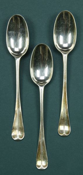 TWELVE GEORGE II RAT-TAIL TEASPOONS, circa 1740, mar: TWELVE GEORGE II RAT-TAIL TEASPOONS, circa 1740, marks rubbed. All bearing later crest with motto Advance with Courage" - 3 oz., 8 dwt."