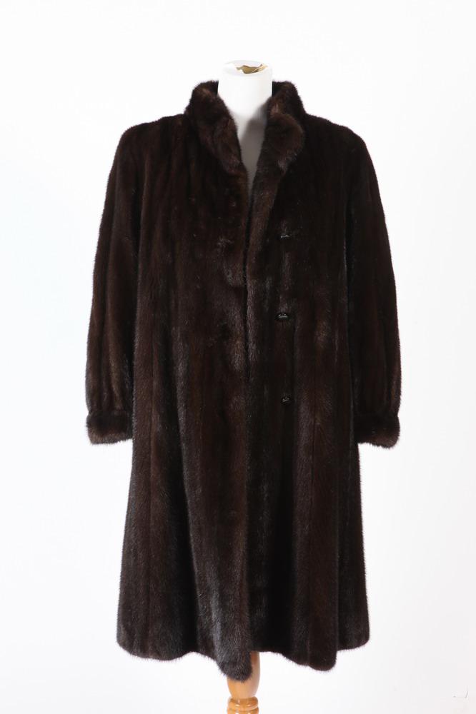 DARK BROWN FUR COAT BY LEONARD FURS . (1 of 1)