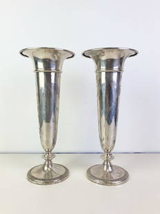 PAIR FISHER CO. WEIGHTED STERLING SILVER TRUMPET VASES WITH GADROONED BORDERS.: PAIR FISHER CO. WEIGHTED STERLING SILVER TRUMPET VASES WITH GADROONED BORDERS. - H: 12 1/8 in.