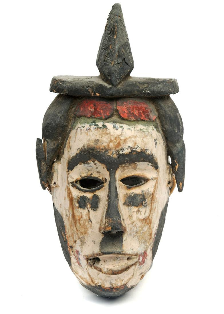 AFRICAN NIGERIAN IGBO WOODEN CEREMONIAL MASK. Hand carved and decorated wooden artifact adquired in (1 of 7)