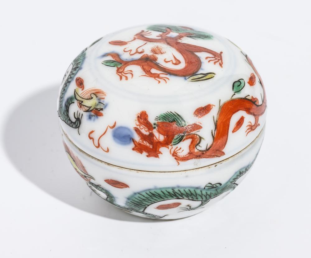 CHINESE POLYCHROME PORCELAIN LIFT-COVER CIRCULAR MINIATURE BOX, (1 of 1)