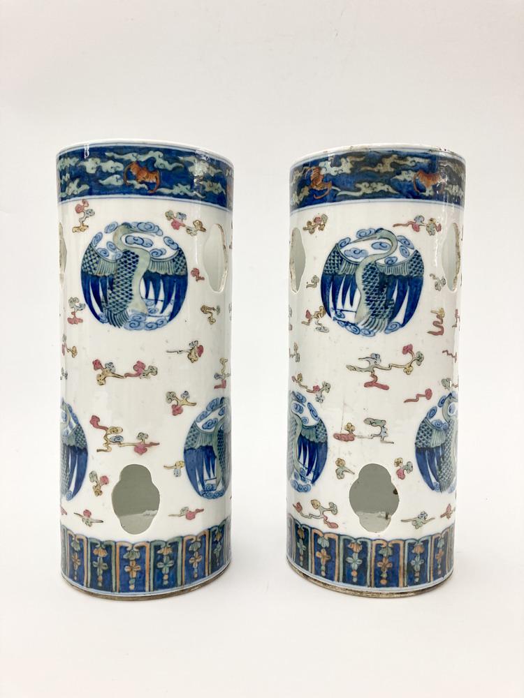 PAIR OF CHINESE DOUCAI PORCELAIN HAT CYLINDRICAL STANDS. - H: 11".: PAIR OF CHINESE DOUCAI PORCELAIN HAT CYLINDRICAL STANDS. Reserves of mythical birds in cloud banks. - H: 11".