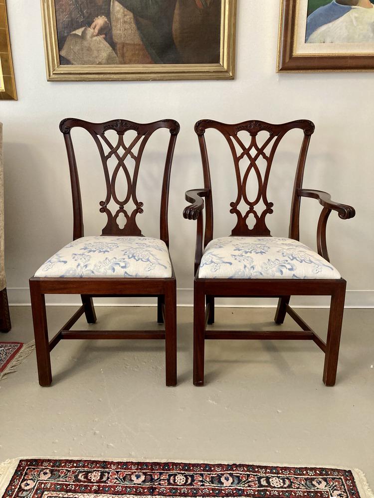 SET EIGHT CHIPPENDALE STYLE CARVED MAHOGANY DINING CHAIRS, (1 of 8)