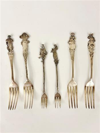 24 PIECES LATE 19TH CENTURY GORHAM CO. STERLING FLATWARE WITH HANDLES VARIOUSLY TERMINATING IN (1 of 9)