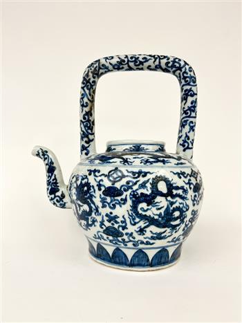 CHINESE BLUE AND WHITE PORCELAIN APPLE FORM TEAPOT. - H: 12". (1 of 6)