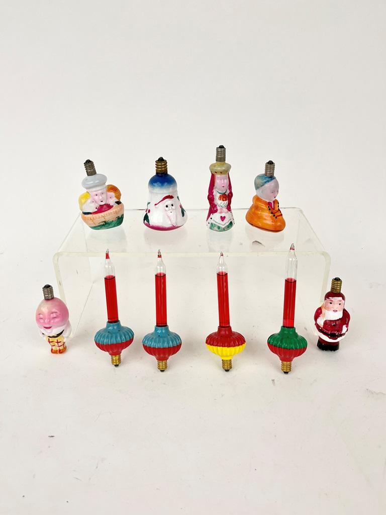 FOUR VINTAGE CHRISTMAS BUBBLE LIGHTS TOGETHER WITH VARIOUS POLYCHROME FIGURAL CHRISTMAS LIGHT BULBS. (1 of 13)