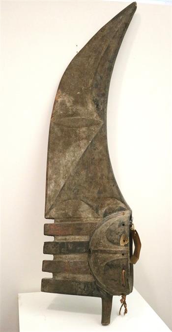 WOODEN GURUNSI OULE MASSI CARVED AND DECORATED HELMET MASK. Early-to-mid 20th Century . - Height:: WOODEN GURUNSI OULE MASSI CARVED AND DECORATED HELMET MASK. Early-to-mid 20th Century . Patinated wooden Bwa (Bobo-Oule, Burkina Faso) tribal carved decorated mask. Traces of paint and usage. - Height