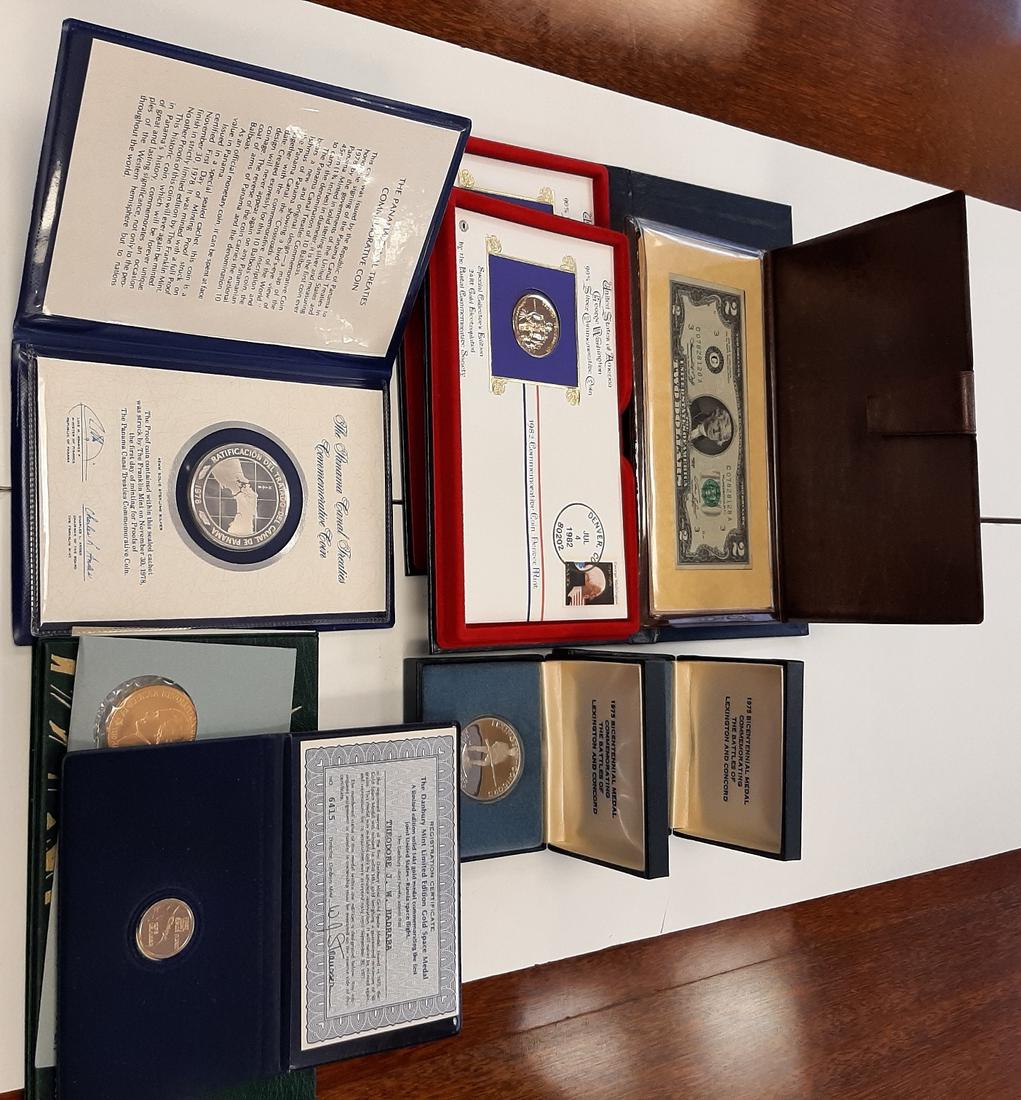 GROUP EIGHT ASSORTED U.S. COMMEMORATIVE COINS AND TWO-DOLLAR BICENTENNIAL COMMEMORATIVE BILL. Coins (1 of 1)