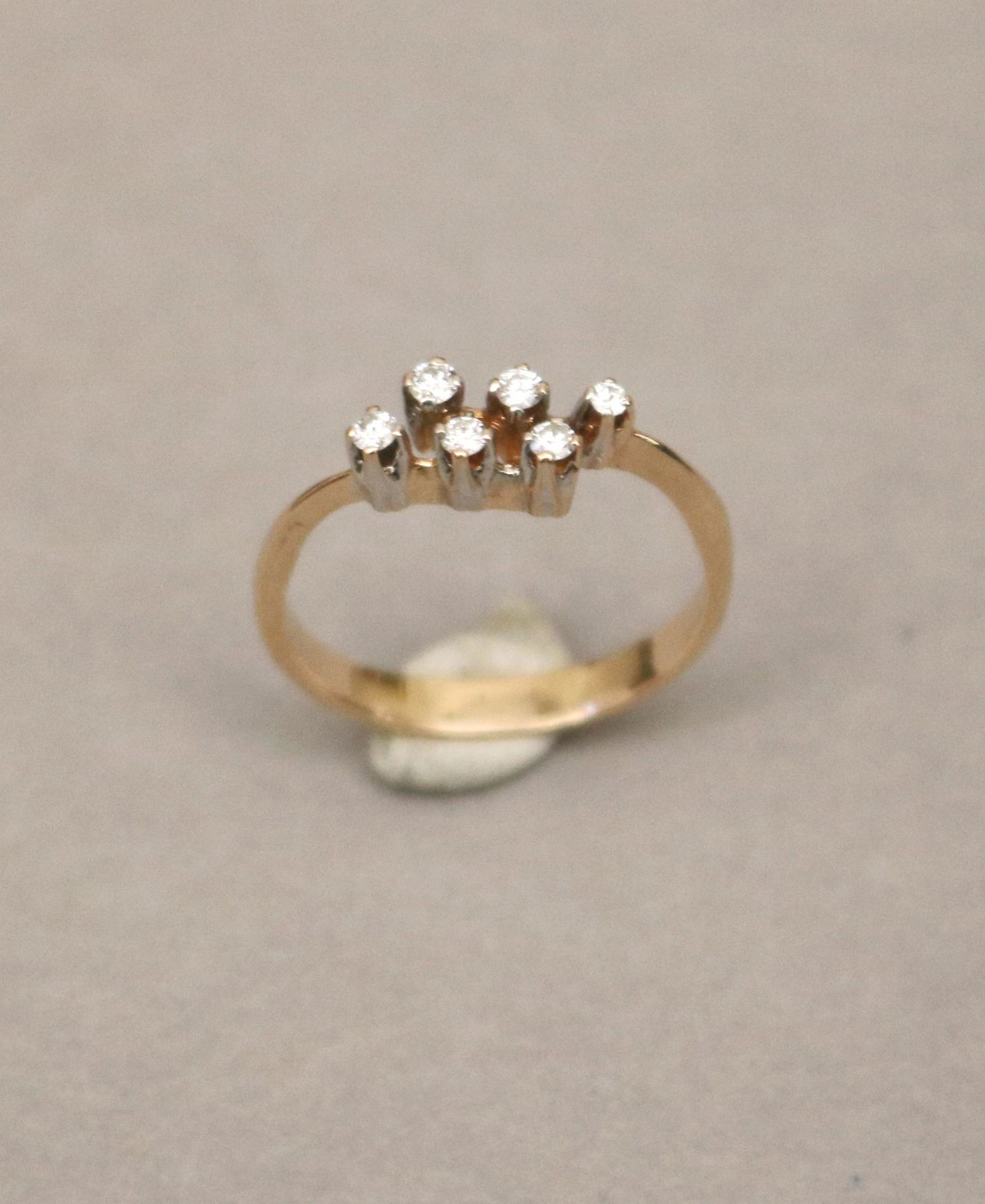 RUSSIAN 14K YELLOW GOLD AND SIBERIAN DIAMOND CROSS-OVER DESIGN RING. (1 of 9)