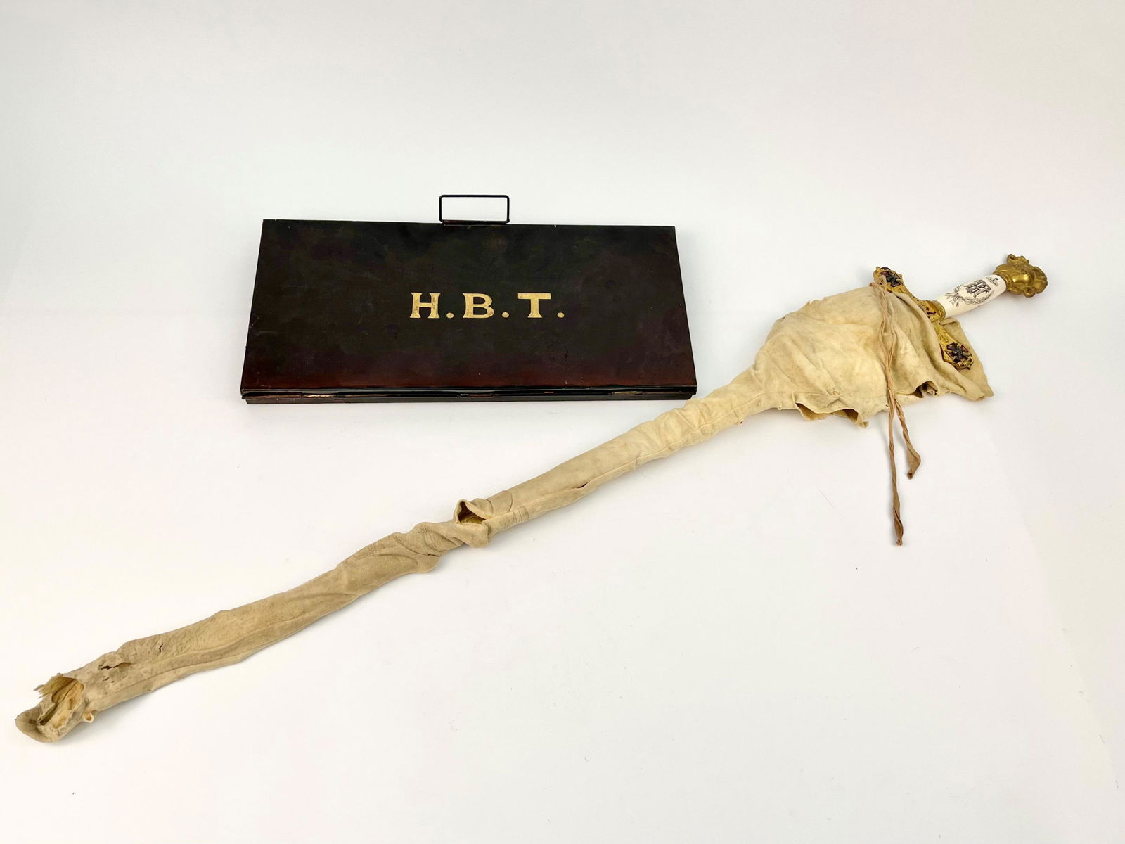 MASONIC CEREMONIAL SWORD WITH GOLD-THREADED SASH. late 19th century, Sword has scimshaw handle and (1 of 18)