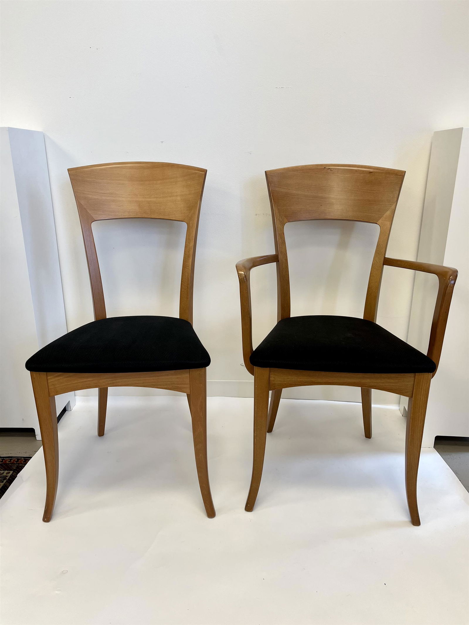 CONTEMPORARY ANTONIO SIBAUL ITALIAN DESIGNER BEECHWOOD DINING TABLE WITH SET SIX MATCHING DINING: CONTEMPORARY ANTONIO SIBAUL ITALIAN DESIGNER BEECHWOOD DINING TABLE WITH SET SIX MATCHING DINING CHAIRS. Two arm and four side chairs, each with waisted curved back and pad seat on square tapering sp
