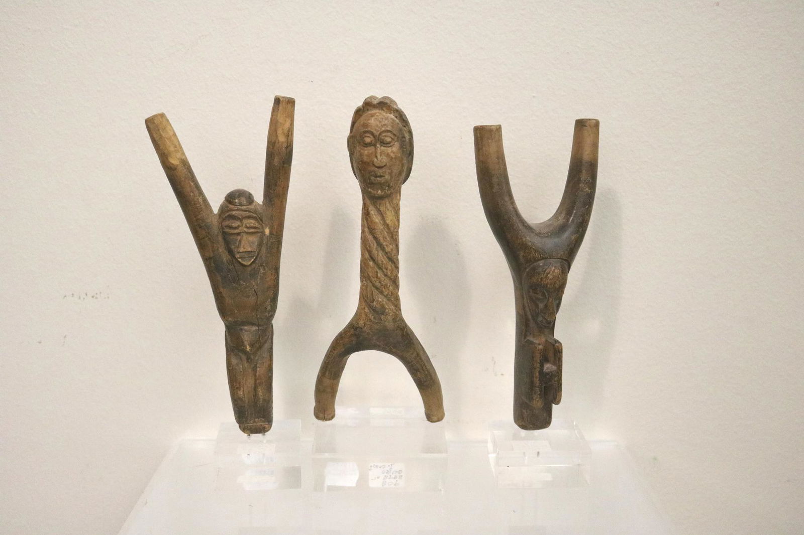 THREE CARVED BAULE SLINGSHOT FROM IVORY COAST, Early-to-mid 20th century. - Height: 7.75 inches; (1 of 20)