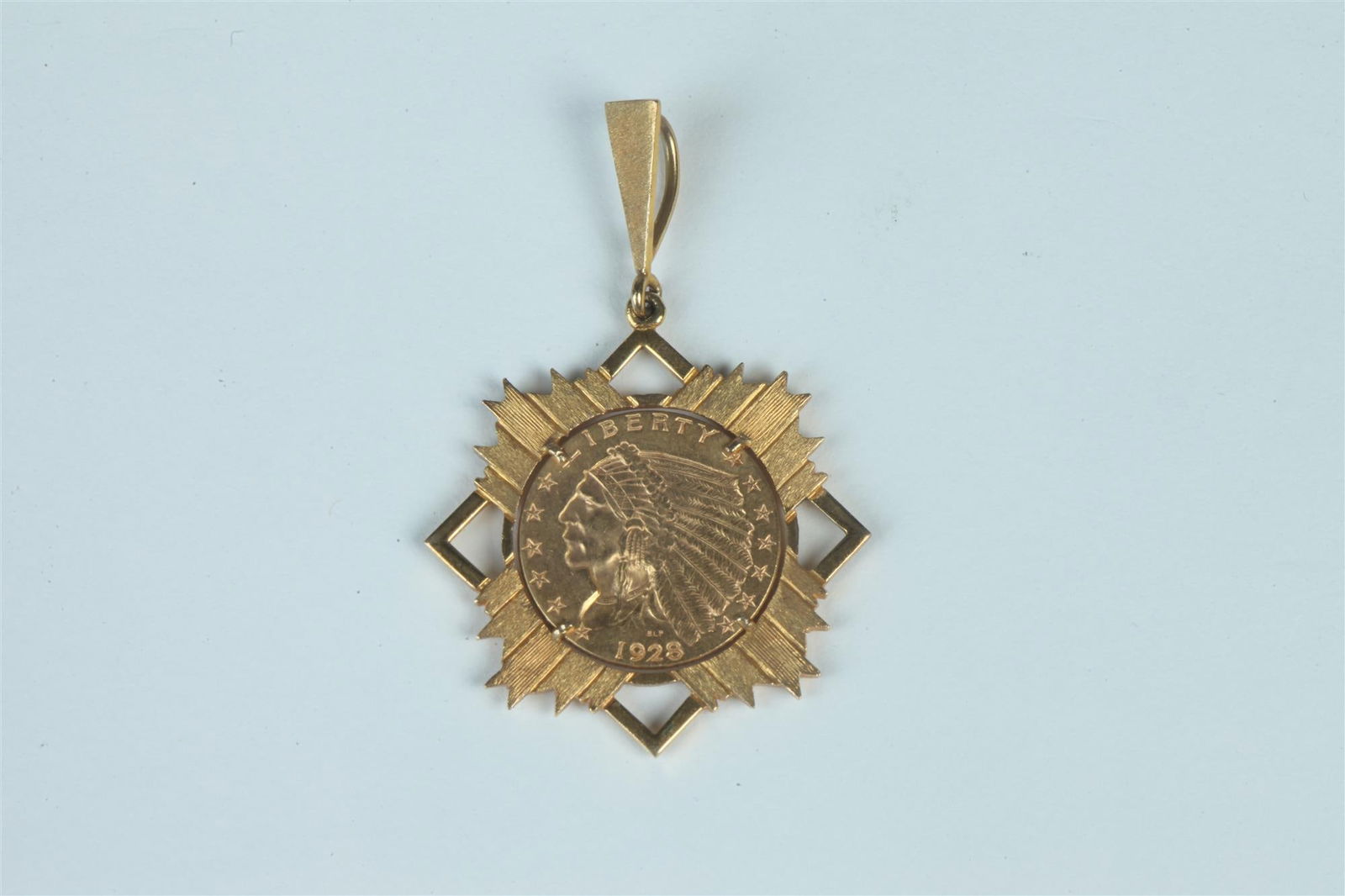 U.S. INDIAN HEAD TWO-AND-ONE-HALF DOLLAR GOLD COIN MOUNTED AS PENDANT IN 18K YELLOW GOLD OPENWORK (1 of 1)