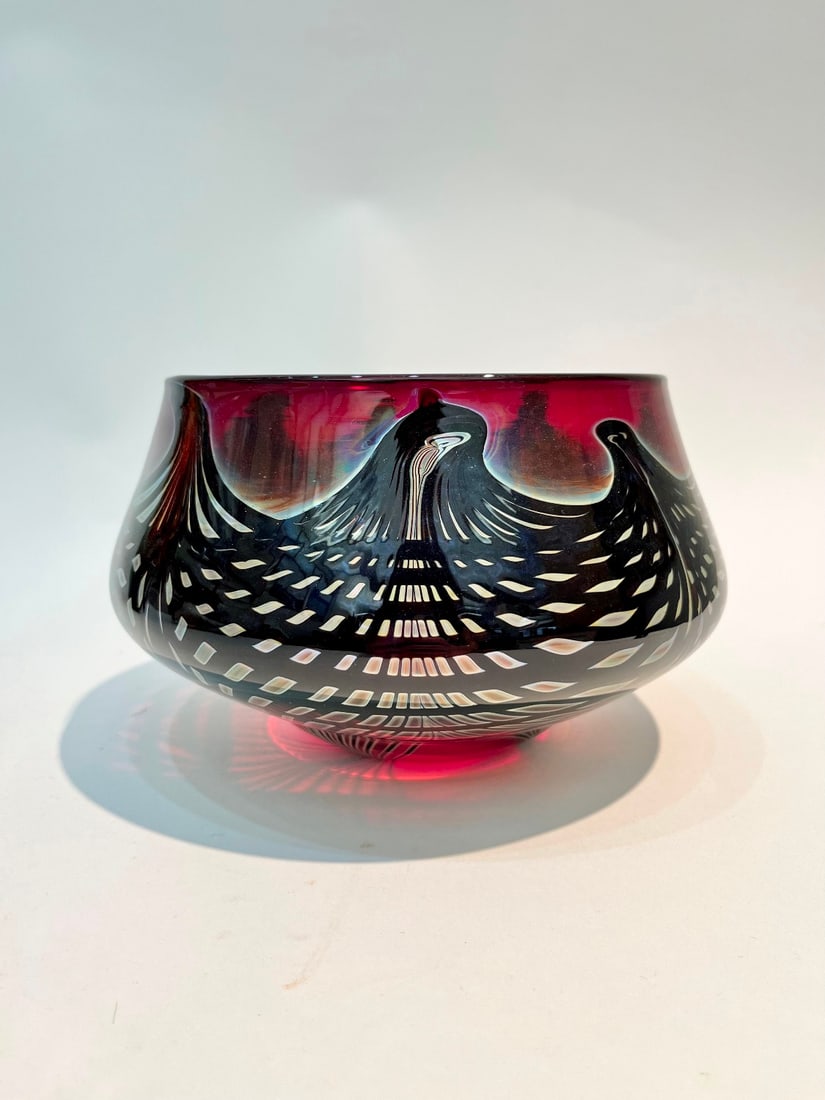 EARLY SIGNED CHARLES LOTTON ART GLASS VASE. 1985. - 5 in. x 9 in. (1 of 7)