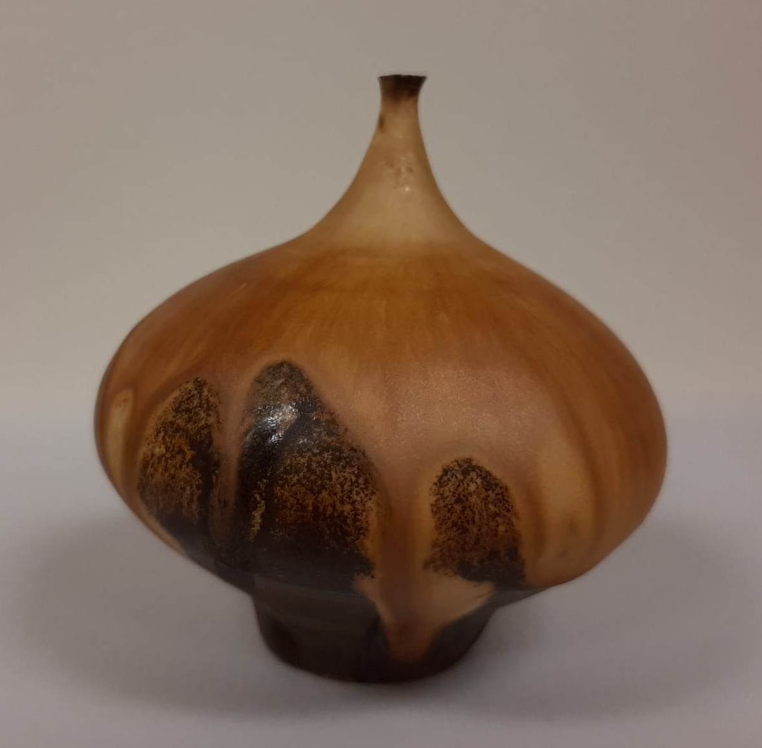 ROSE CABAT (1914-2015). Onion-form pottery Feelie vase signed "CABAT" under base. (1 of 9)
