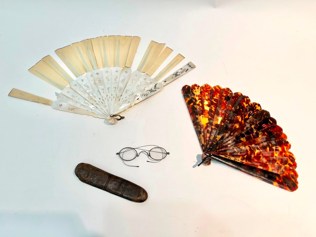 TWO 19TH CENTURY VICTORIAN FANS AND A PAIR OF SPECTACLES. - Larger fan, L: 10 1/2 in. (1 of 15)